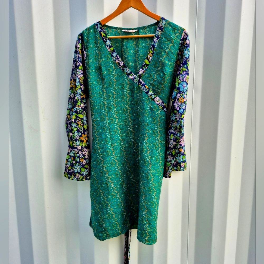 100% Silk Dress By Alchemy Size Large